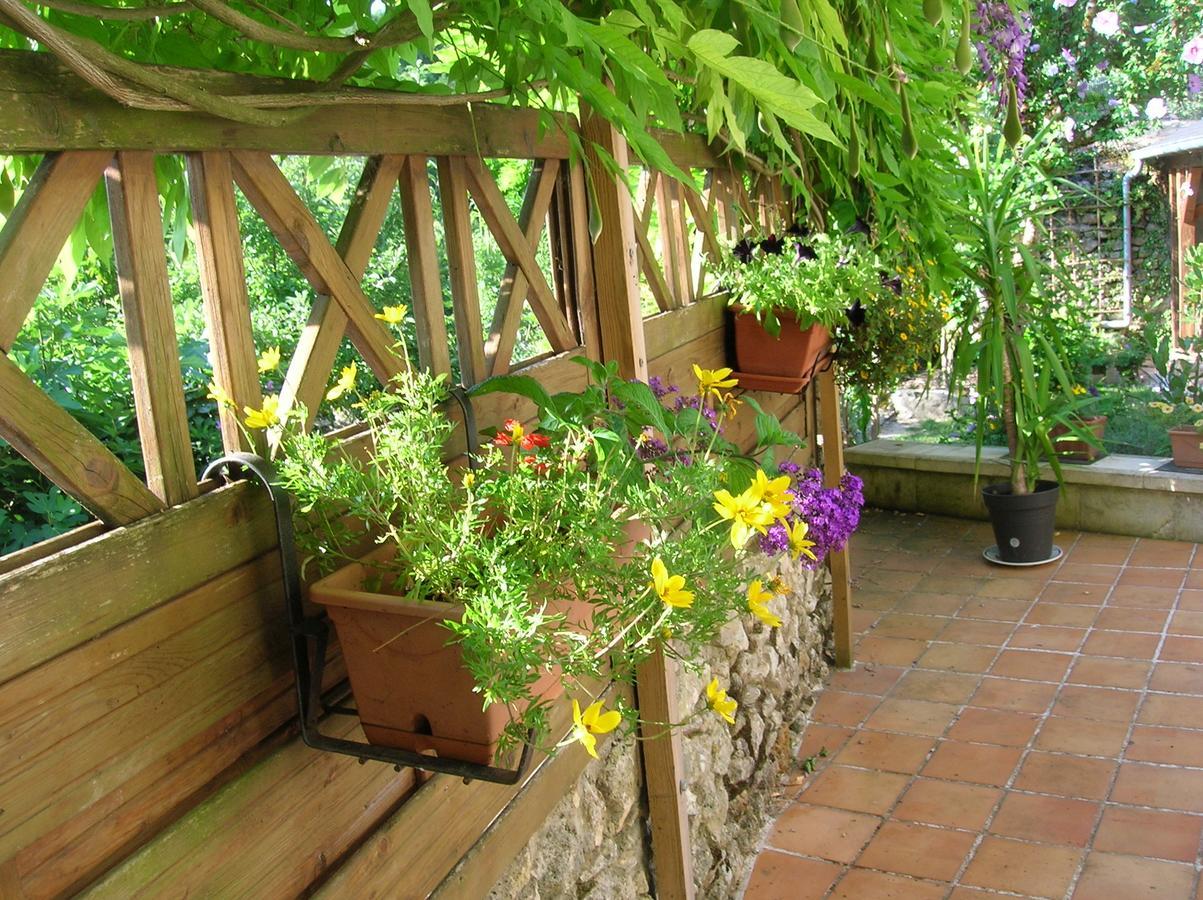 Le Petit Jardin Yoyo Hotel Monts Kültér fotó