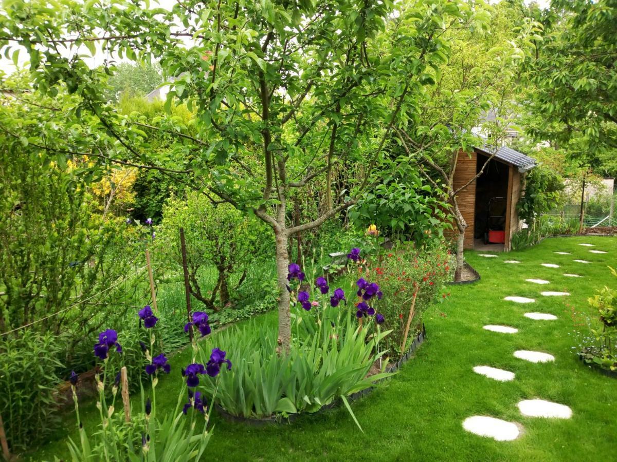 Le Petit Jardin Yoyo Hotel Monts Kültér fotó