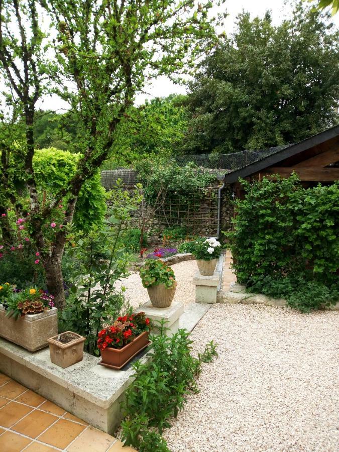 Le Petit Jardin Yoyo Hotel Monts Kültér fotó